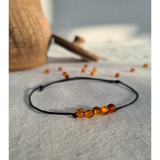 Kehribar Siyah İpli Bileklik