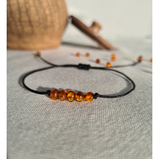 Kehribar Siyah İpli Bileklik